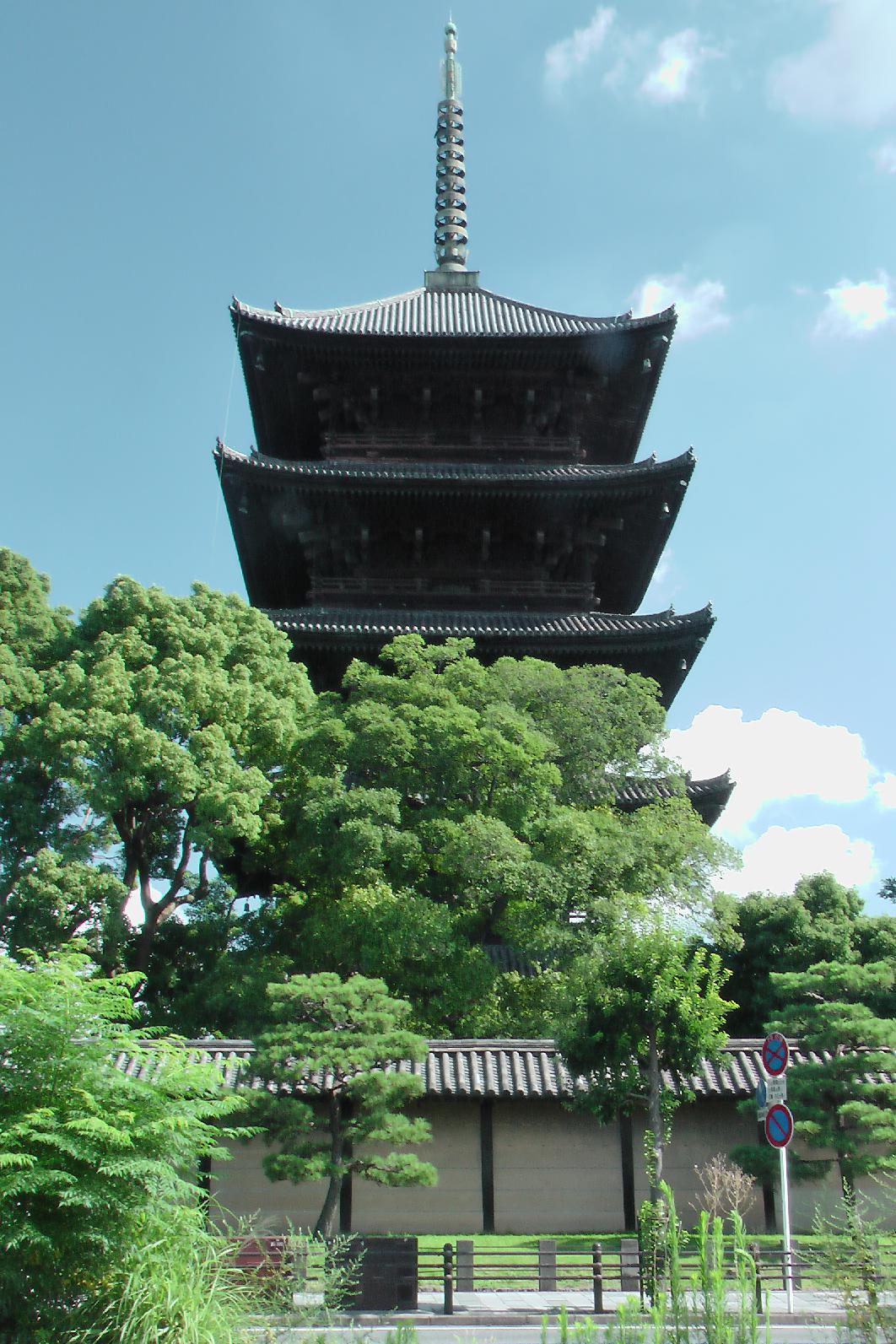 With a height of 57 metres (187 foot) this five storied pagoda is Japan's highest.