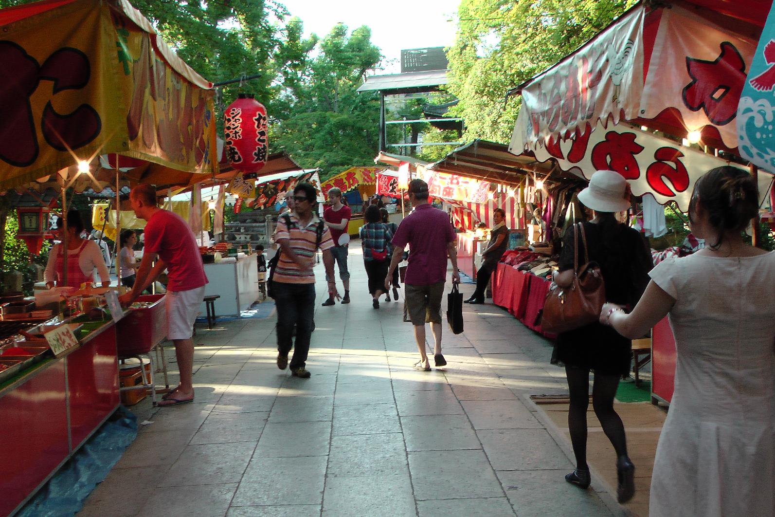 Souvenier and food booths in the Yasaka Shrine temple complex