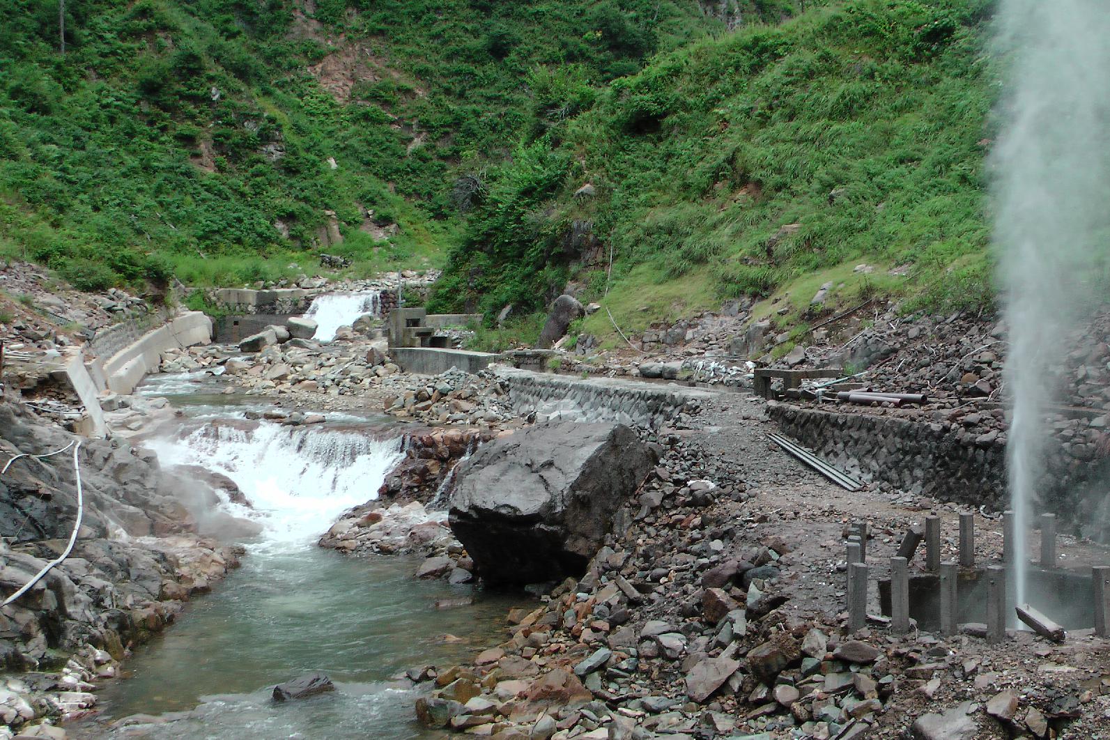 river at Jigokudani Monkey park