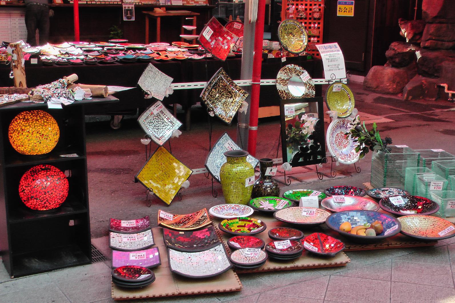 Plates and bowls of an art dealer