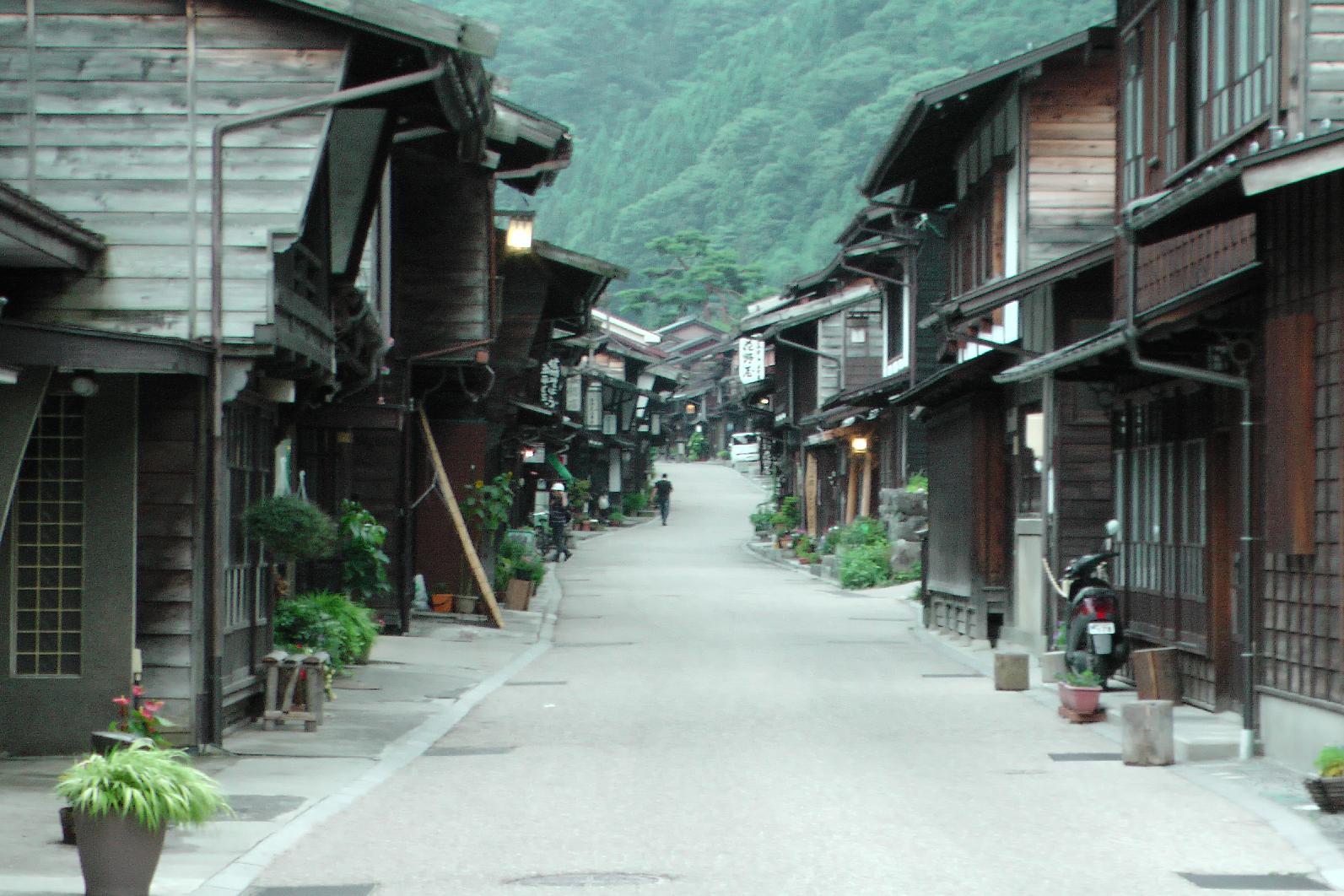 historic town of Naraijuku after the Torii pass