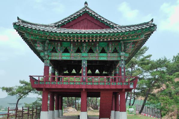 traditional South Korean hut