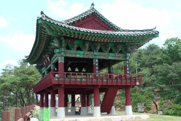 traditional South Korean hut