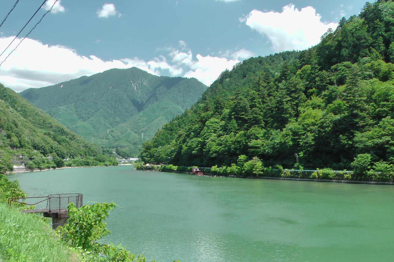 reservoir at the Kiso river